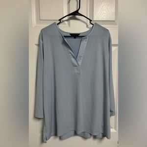 Banana Republic Light Blue V-Neck Tunic Blouse Flowy 3/4 Sleeve Work Top